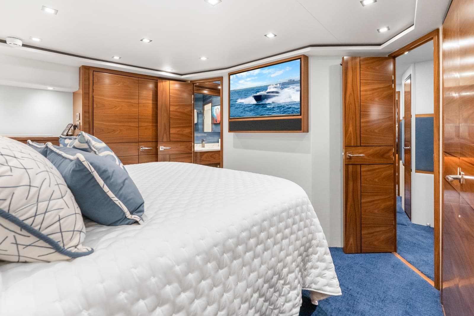 2024 Viking 72 Convertible - Photo 75