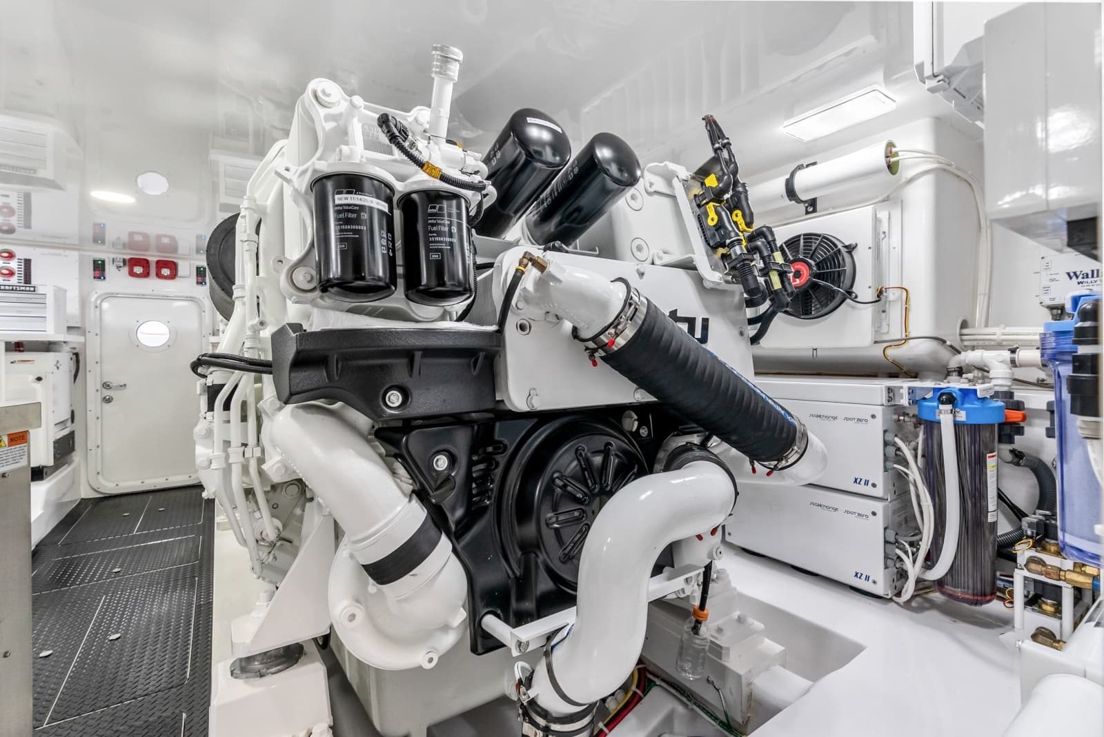 2024 Viking 72 Convertible - Photo 130
