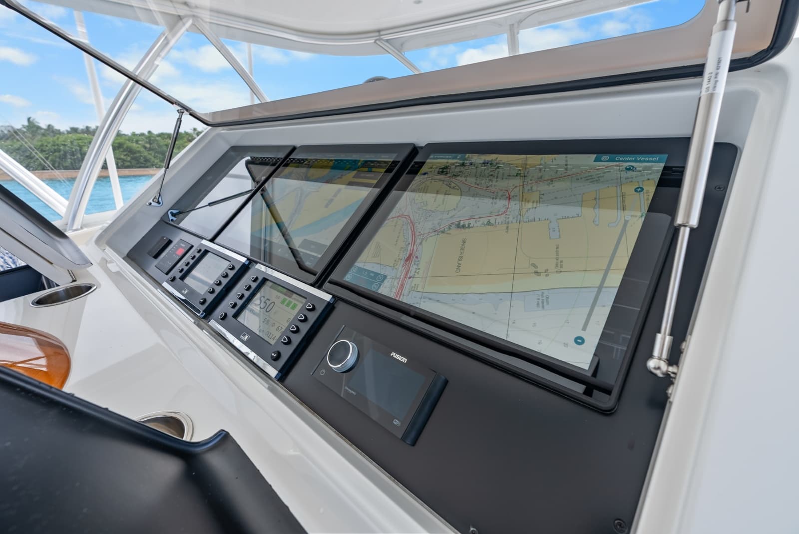 2024 Viking 72 Convertible - Photo 52
