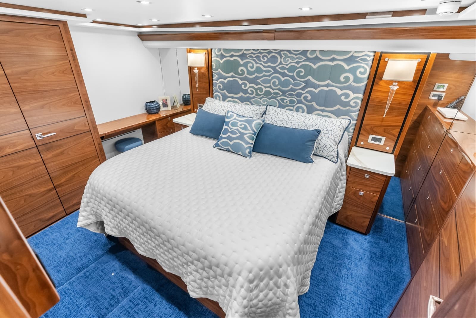 2024 Viking 72 Convertible - Photo 78