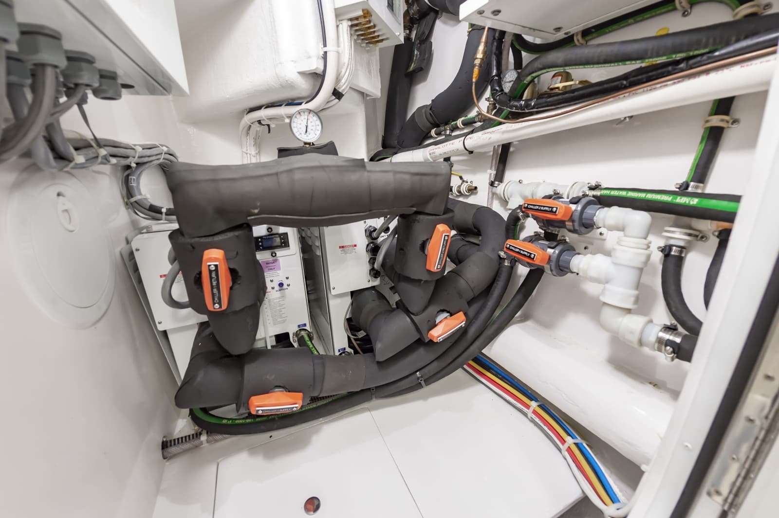 2024 Viking 72 Convertible - Photo 65