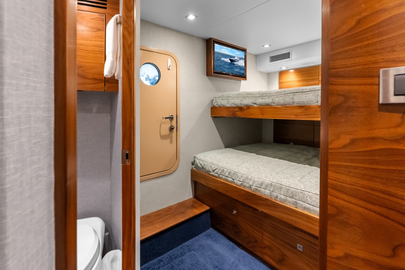 2024 Viking 72 Convertible - Photo 99