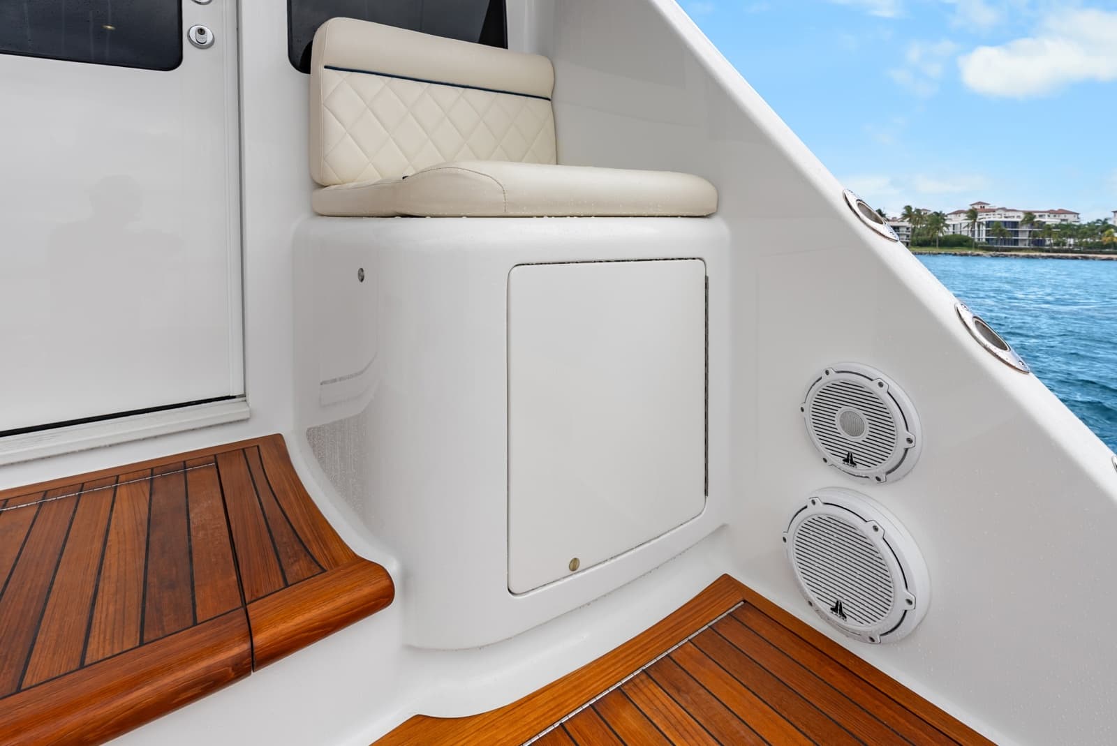 2024 Viking 72 Convertible - Photo 28