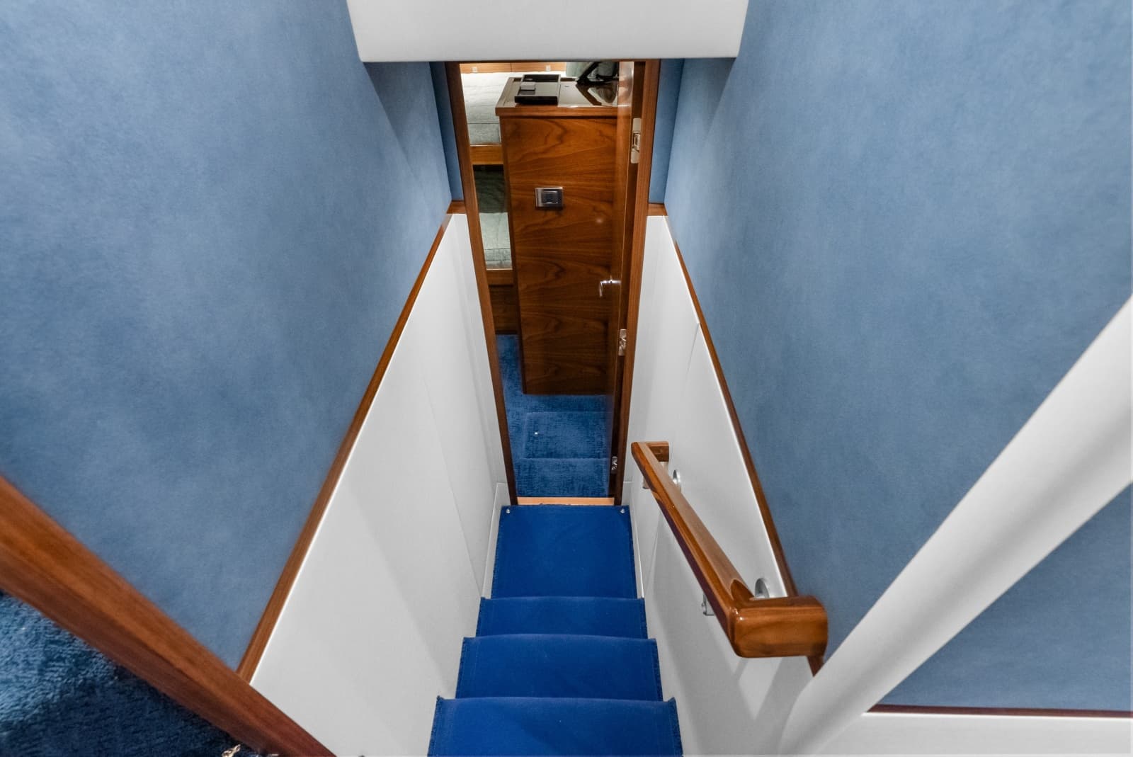 2024 Viking 72 Convertible - Photo 97