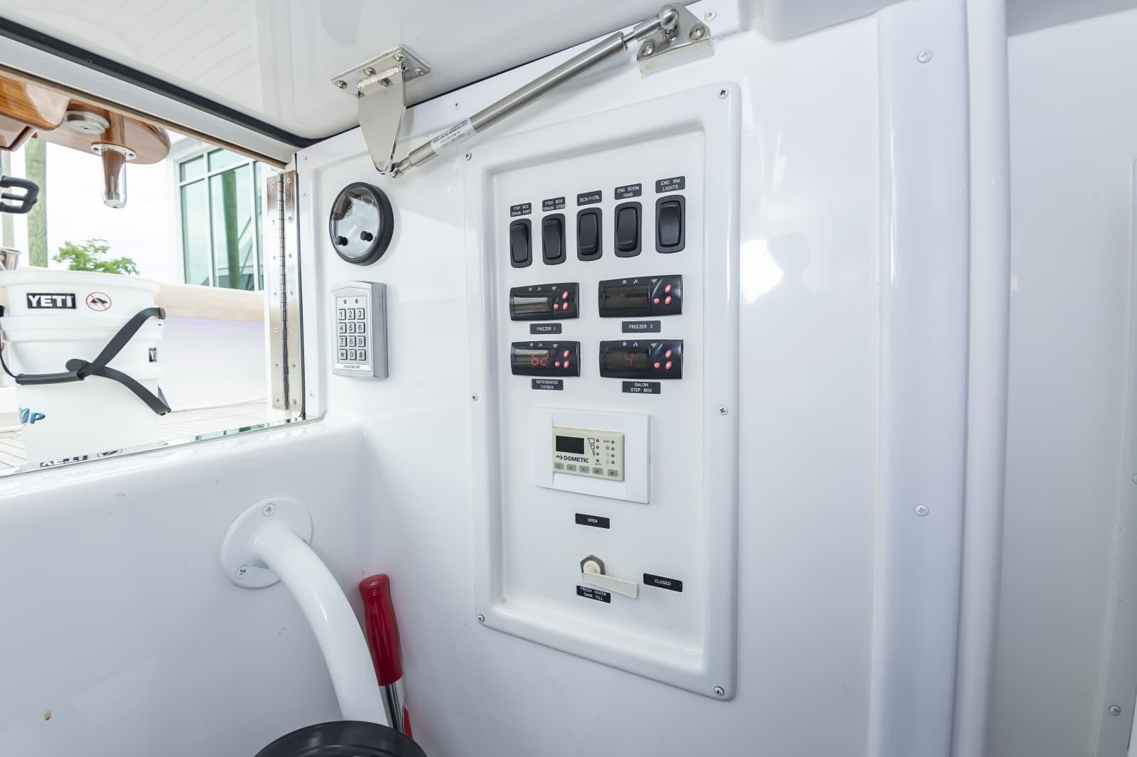 2024 Viking 72 Convertible - Photo 51