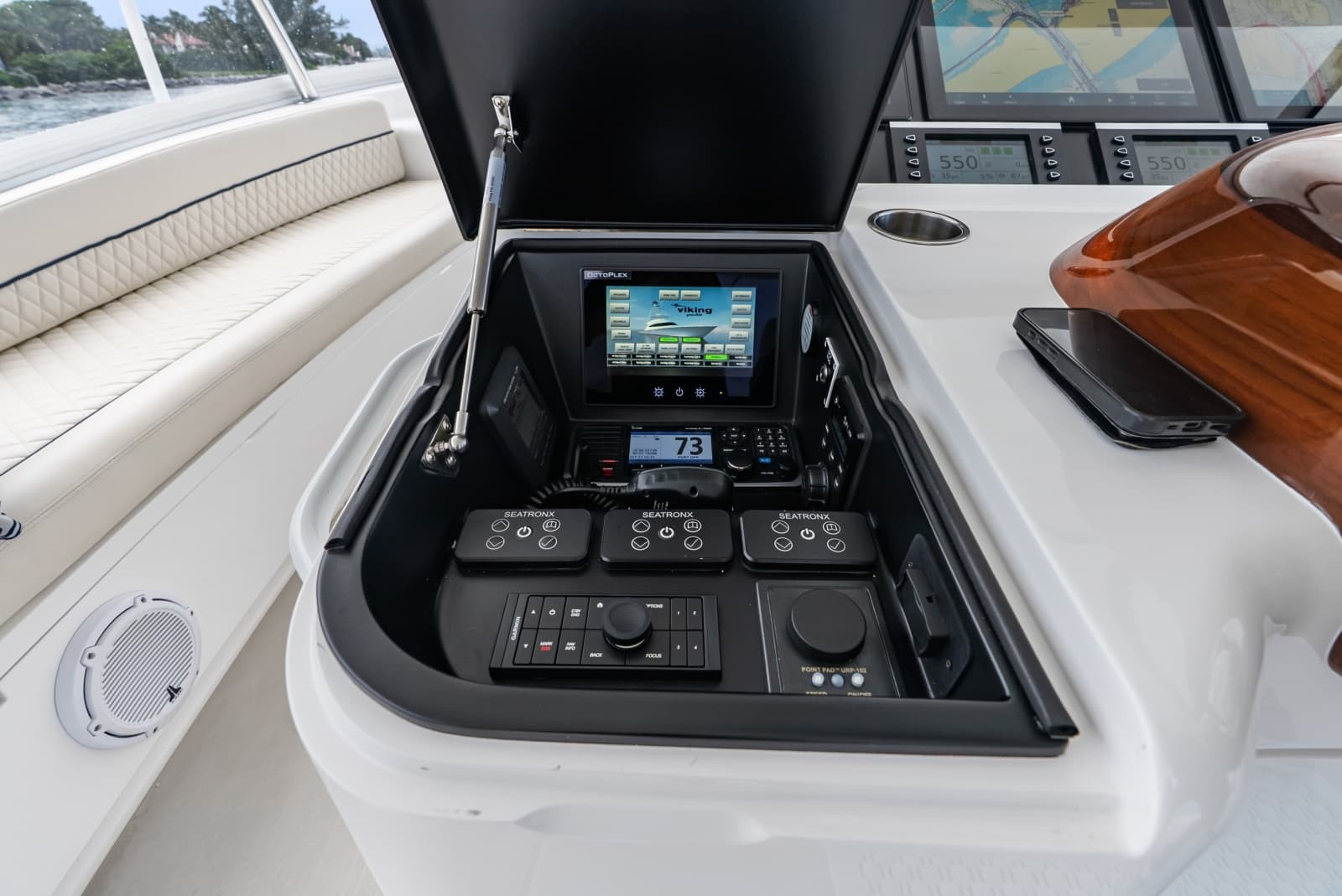 2024 Viking 72 Convertible - Photo 54