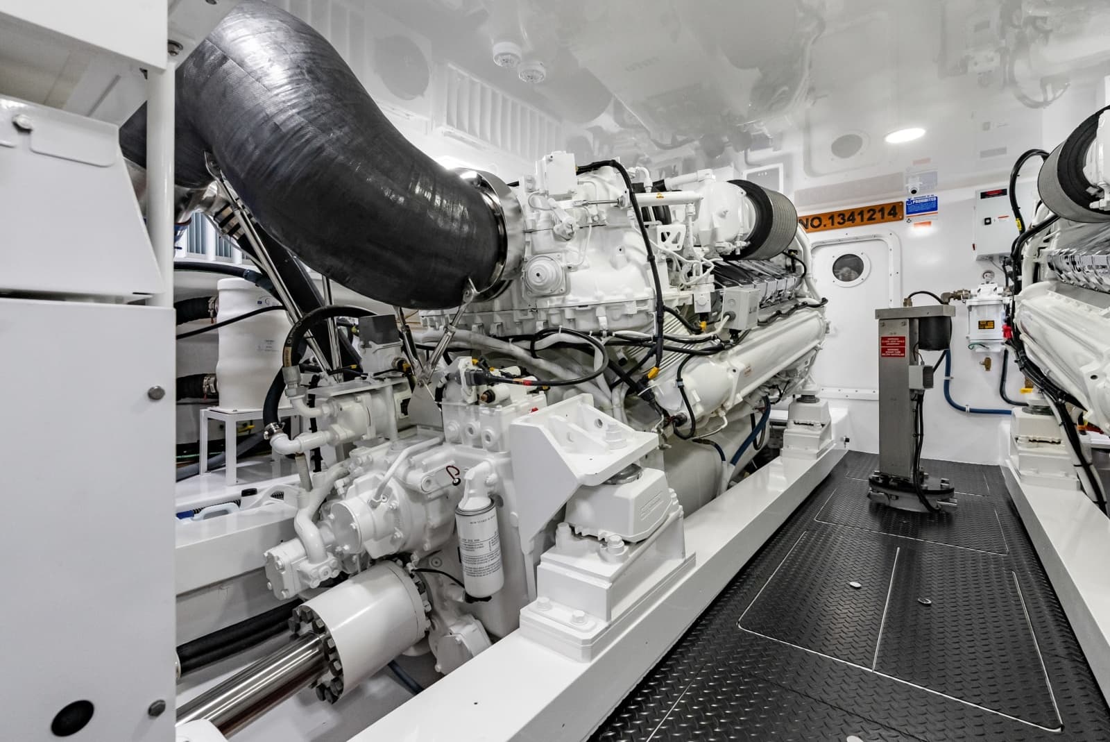 2024 Viking 72 Convertible - Photo 133
