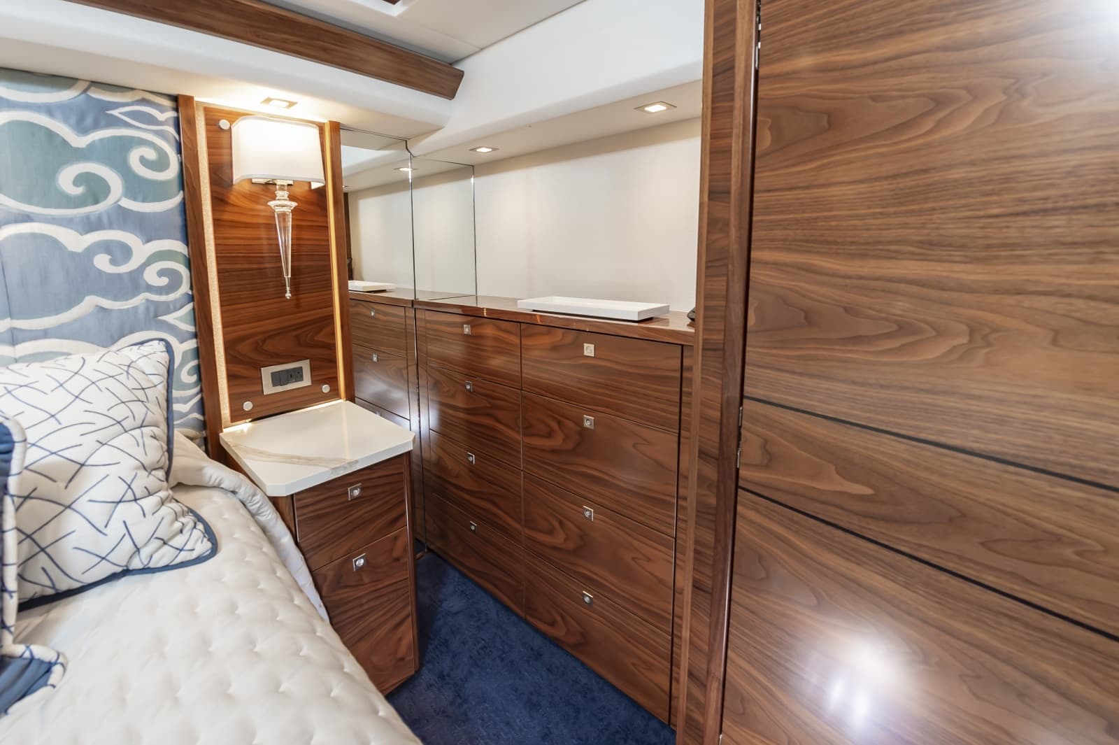 2024 Viking 72 Convertible - Photo 36