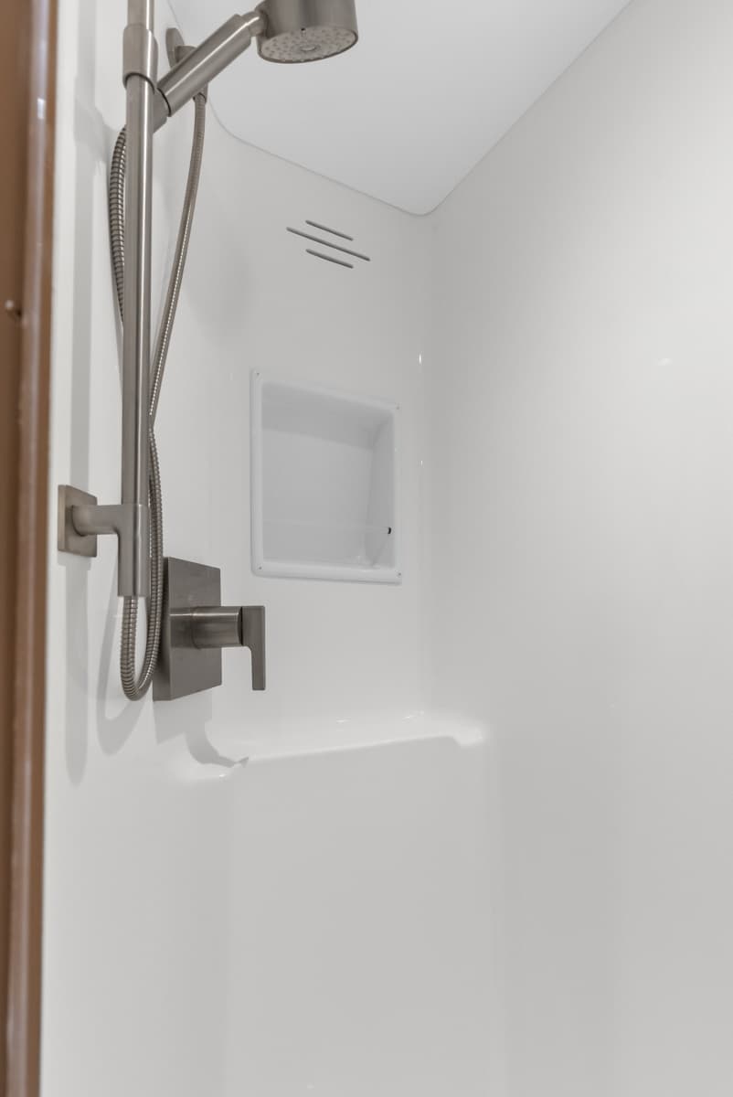 2024 Viking 72 Convertible - Photo 81
