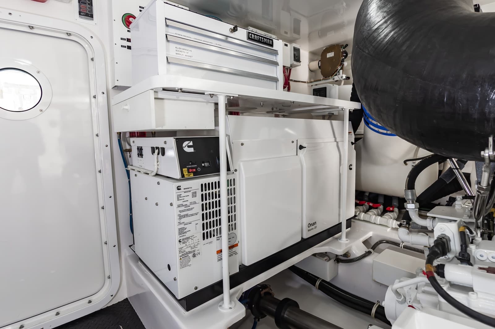 2024 Viking 72 Convertible - Photo 56