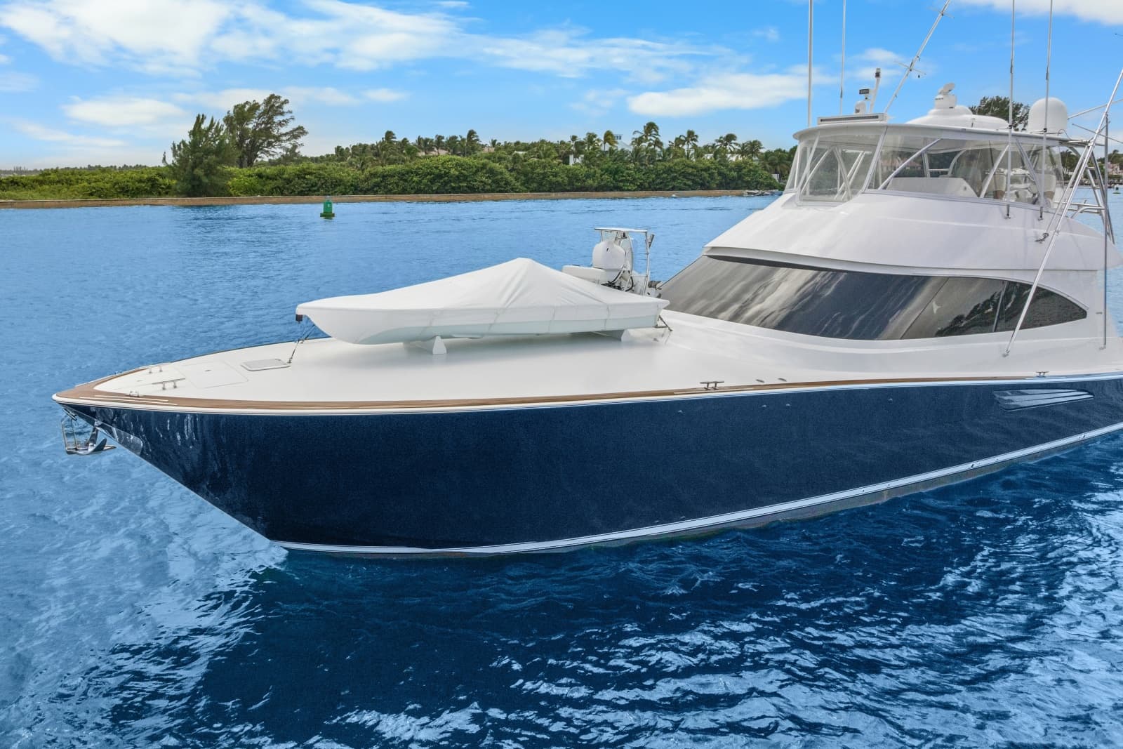 2024 Viking 72 Convertible - Photo 4