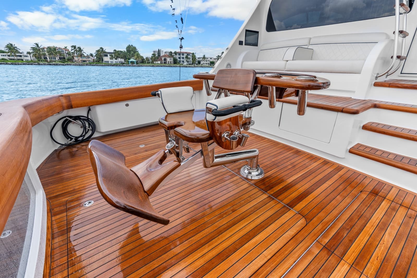 2024 Viking 72 Convertible - Photo 17