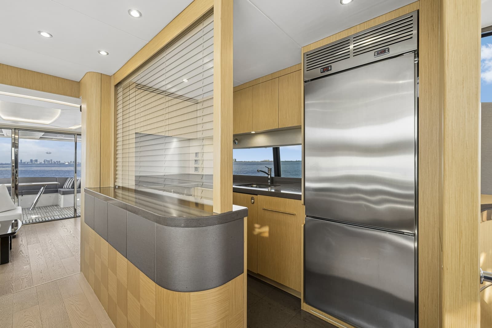 2017 Sunseeker 75 Yacht - Photo 40
