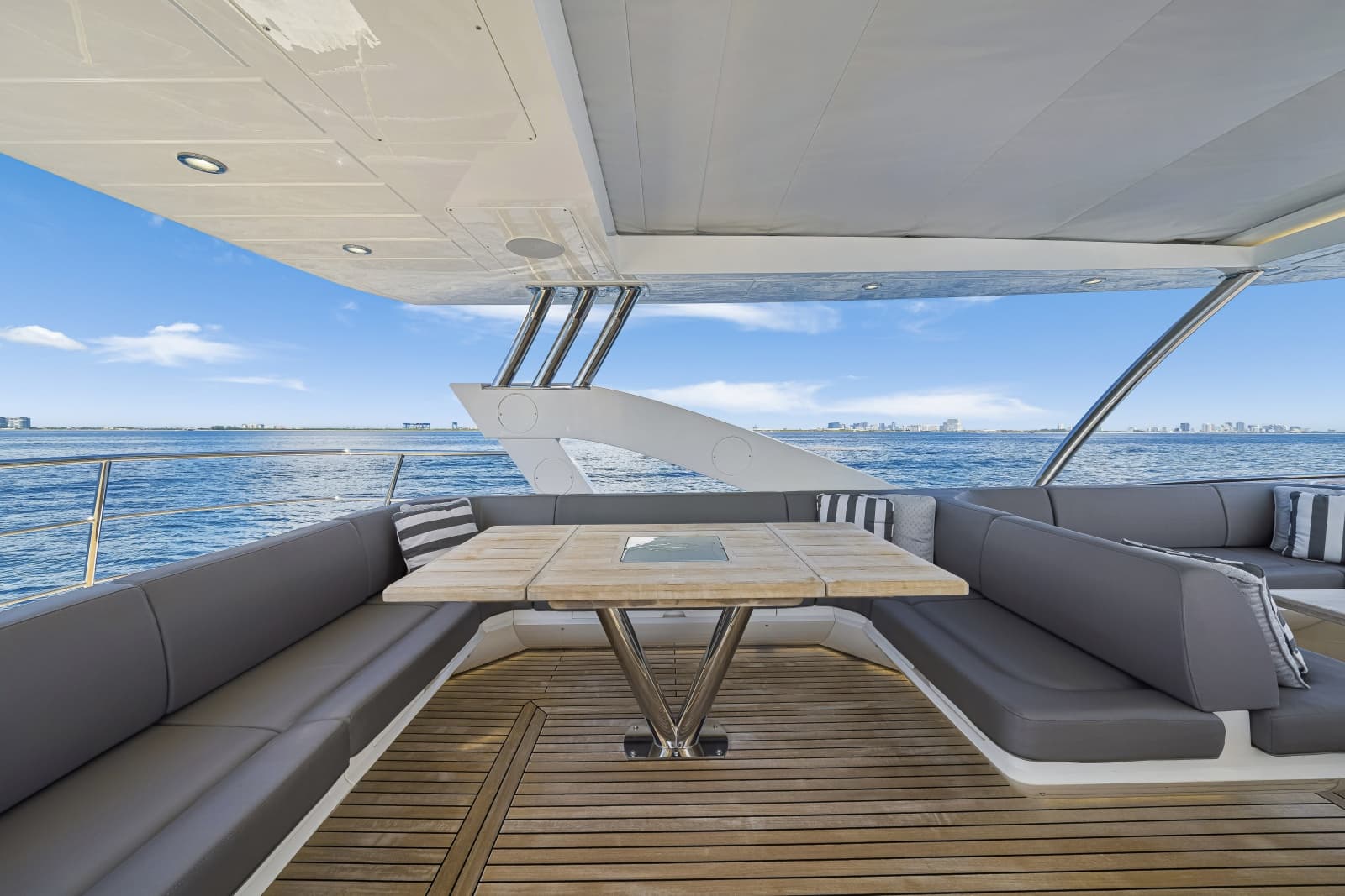 2017 Sunseeker 75 Yacht - Photo 29