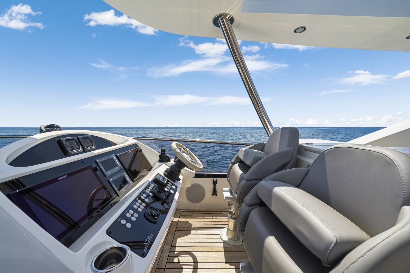 2017 Sunseeker 75 Yacht - Photo 31