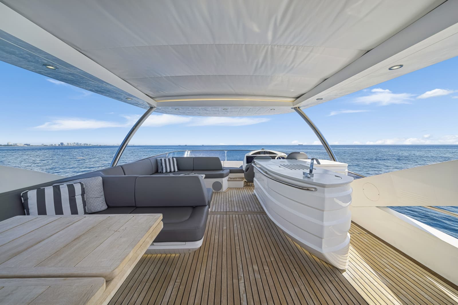 2017 Sunseeker 75 Yacht - Photo 27