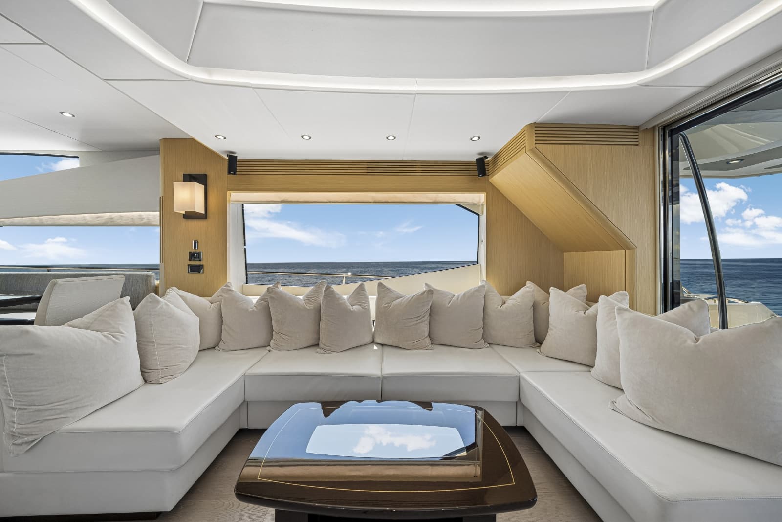 2017 Sunseeker 75 Yacht - Photo 37