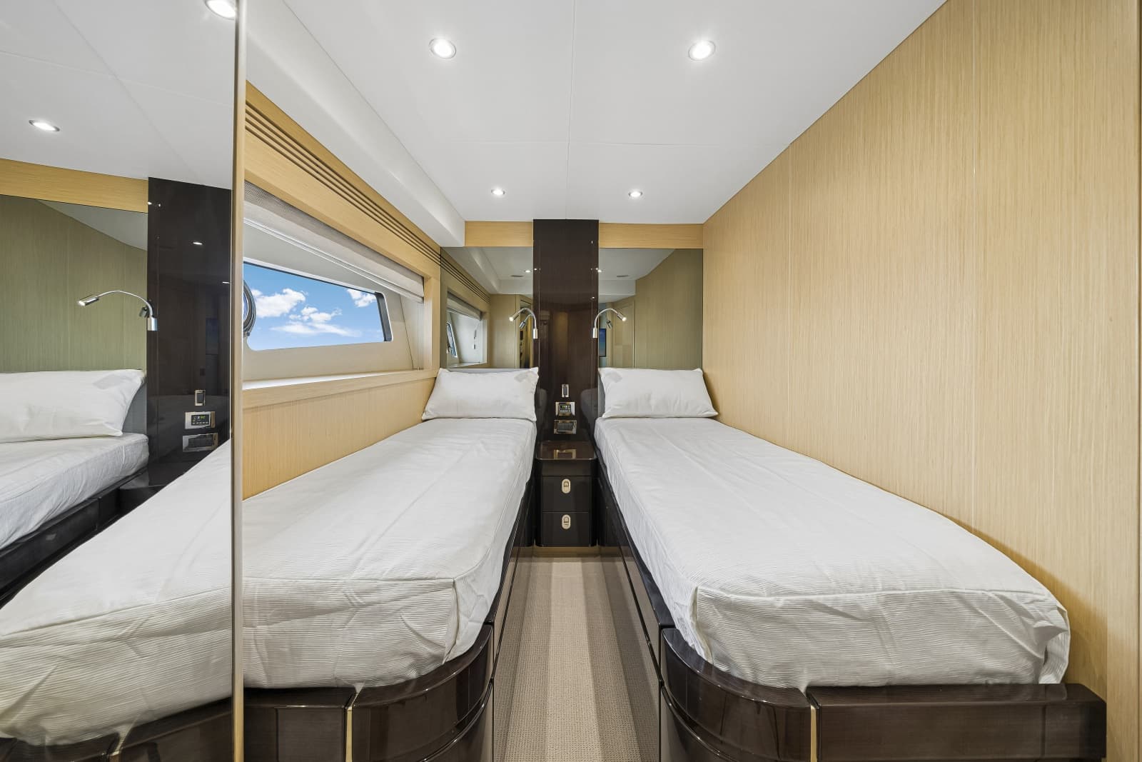 2017 Sunseeker 75 Yacht - Photo 70