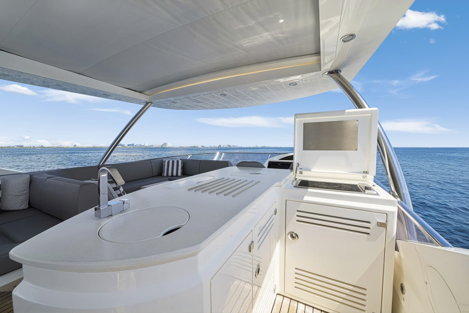 2017 Sunseeker 75 Yacht - Photo 33