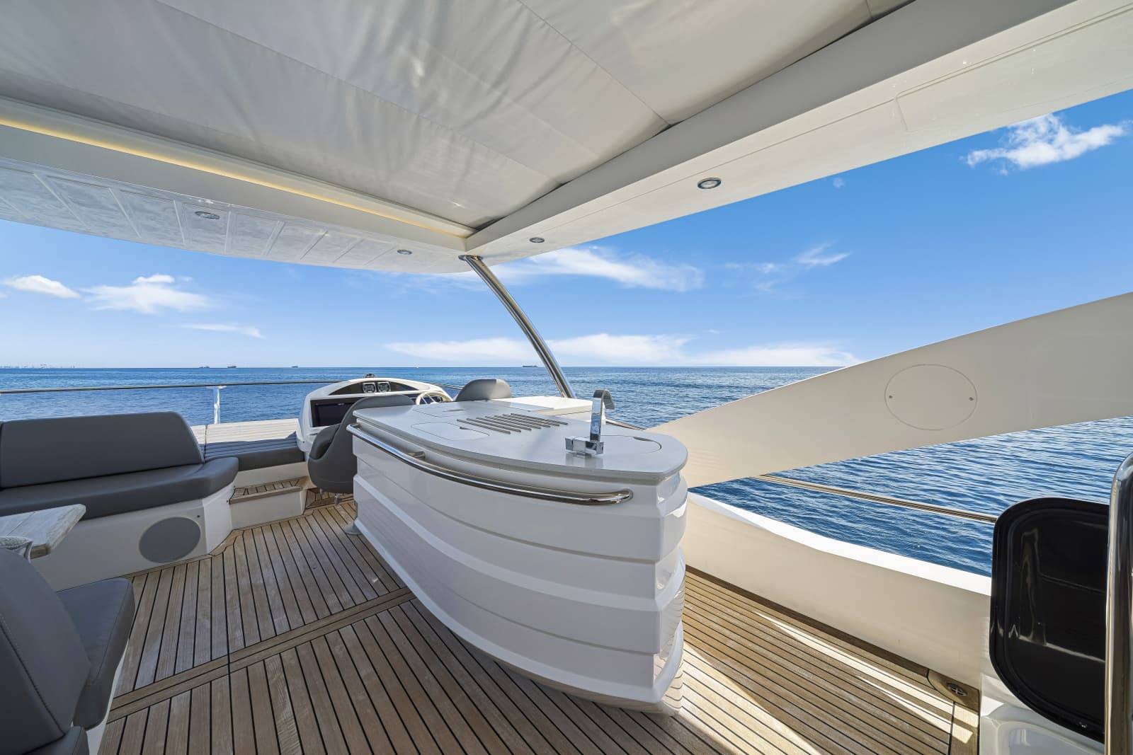 2017 Sunseeker 75 Yacht - Photo 32