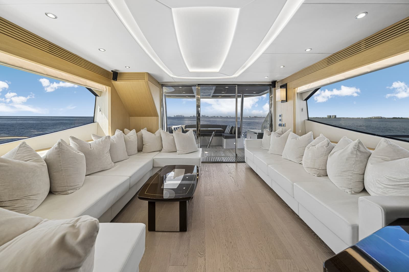 2017 Sunseeker 75 Yacht - Photo 38
