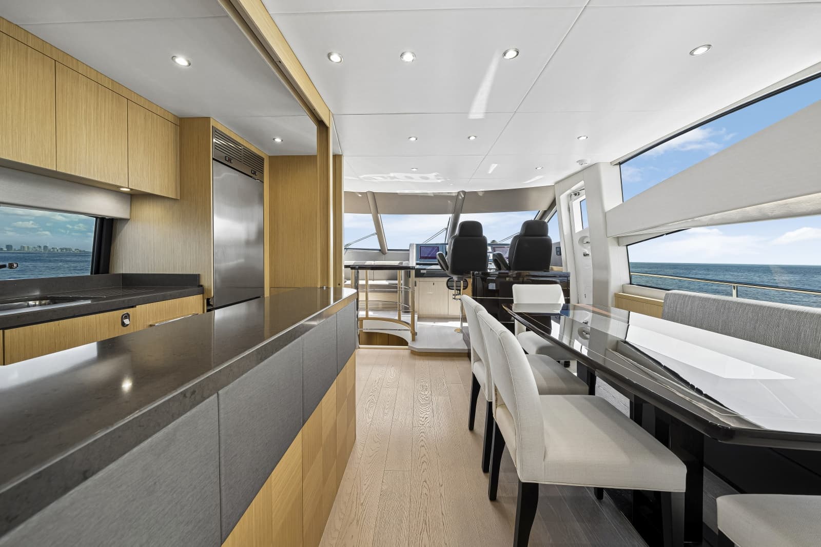 2017 Sunseeker 75 Yacht - Photo 42