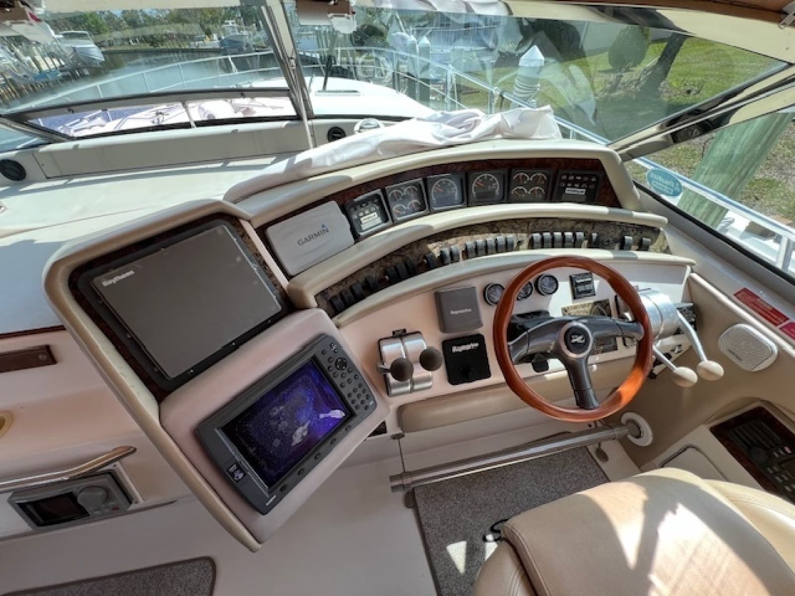 1997 Sea Ray 500 Sundancer - Photo 10