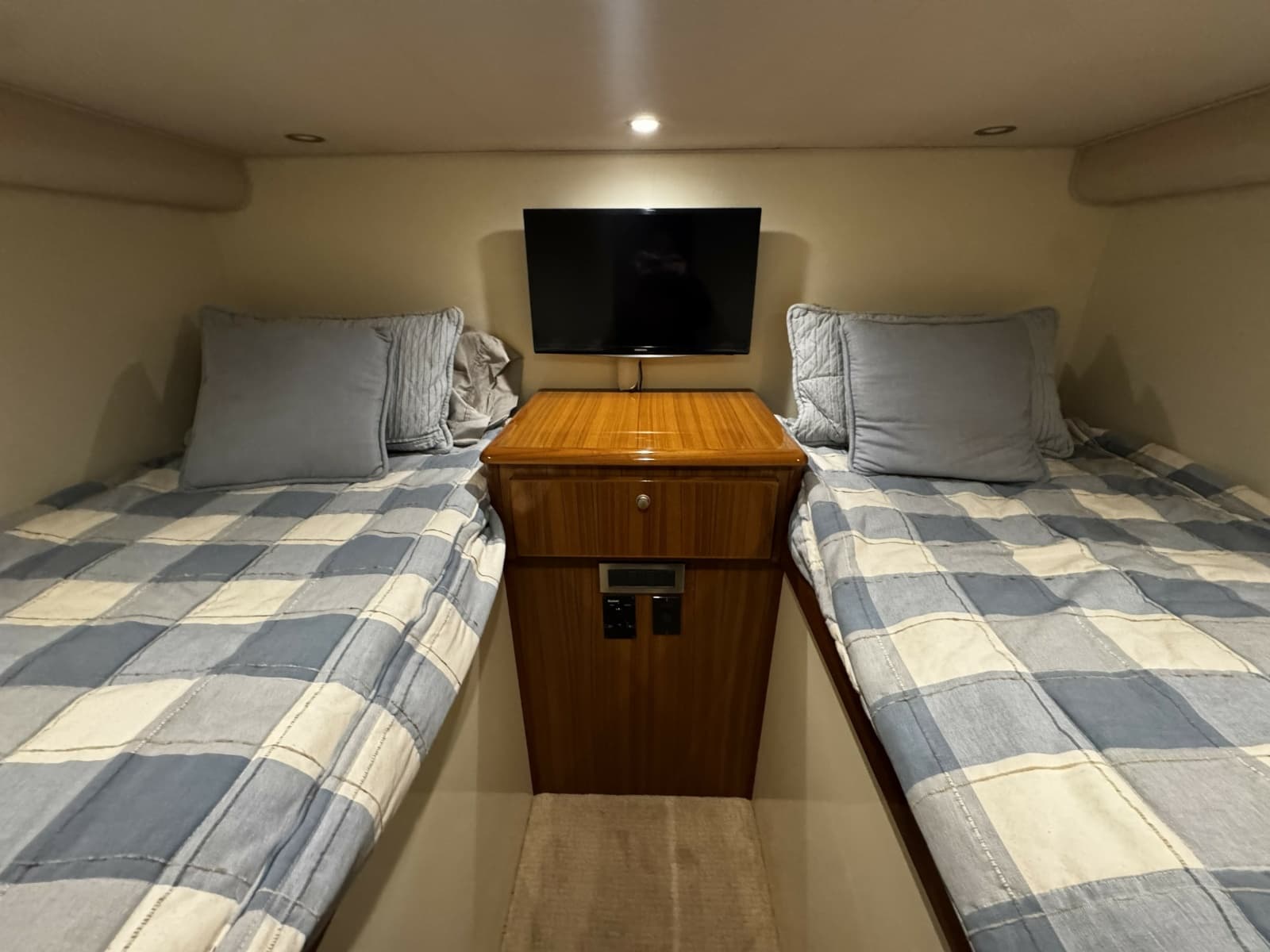 2014 Viking Boats 42 Open - Photo 34
