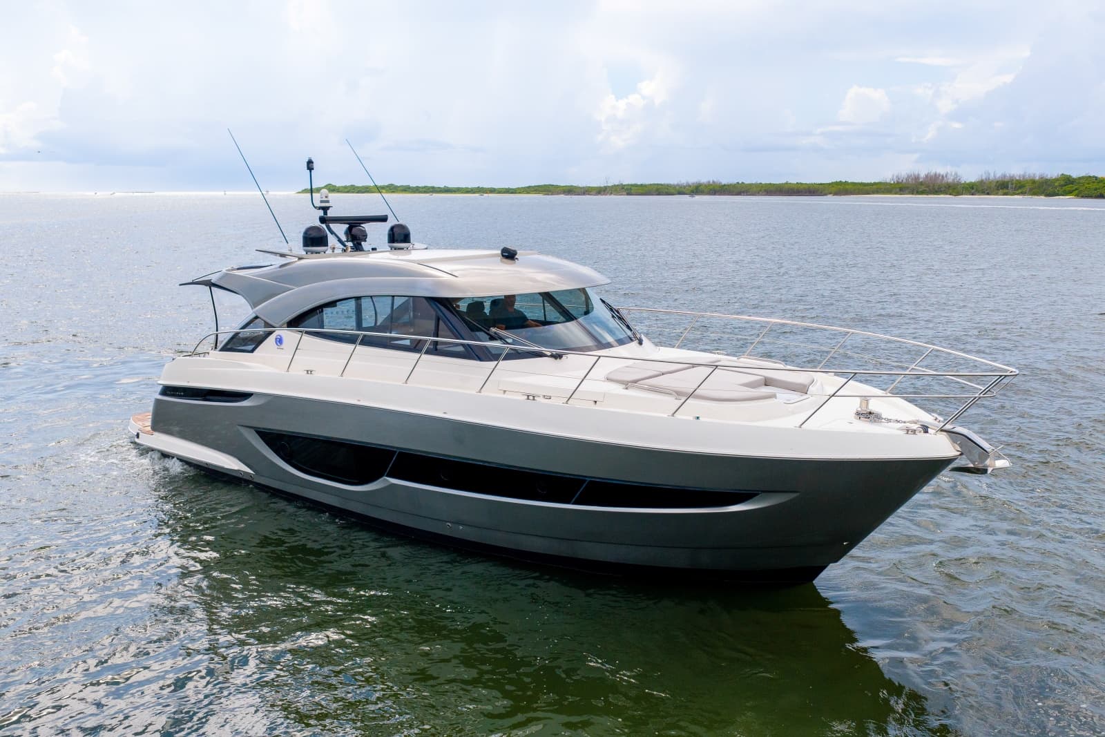 2023 Riviera 4600 Sport Yacht - Photo 6