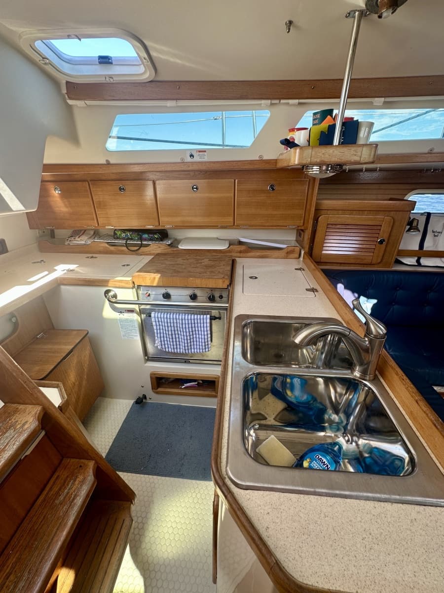 2003 Catalina 36 mkII - Photo 10