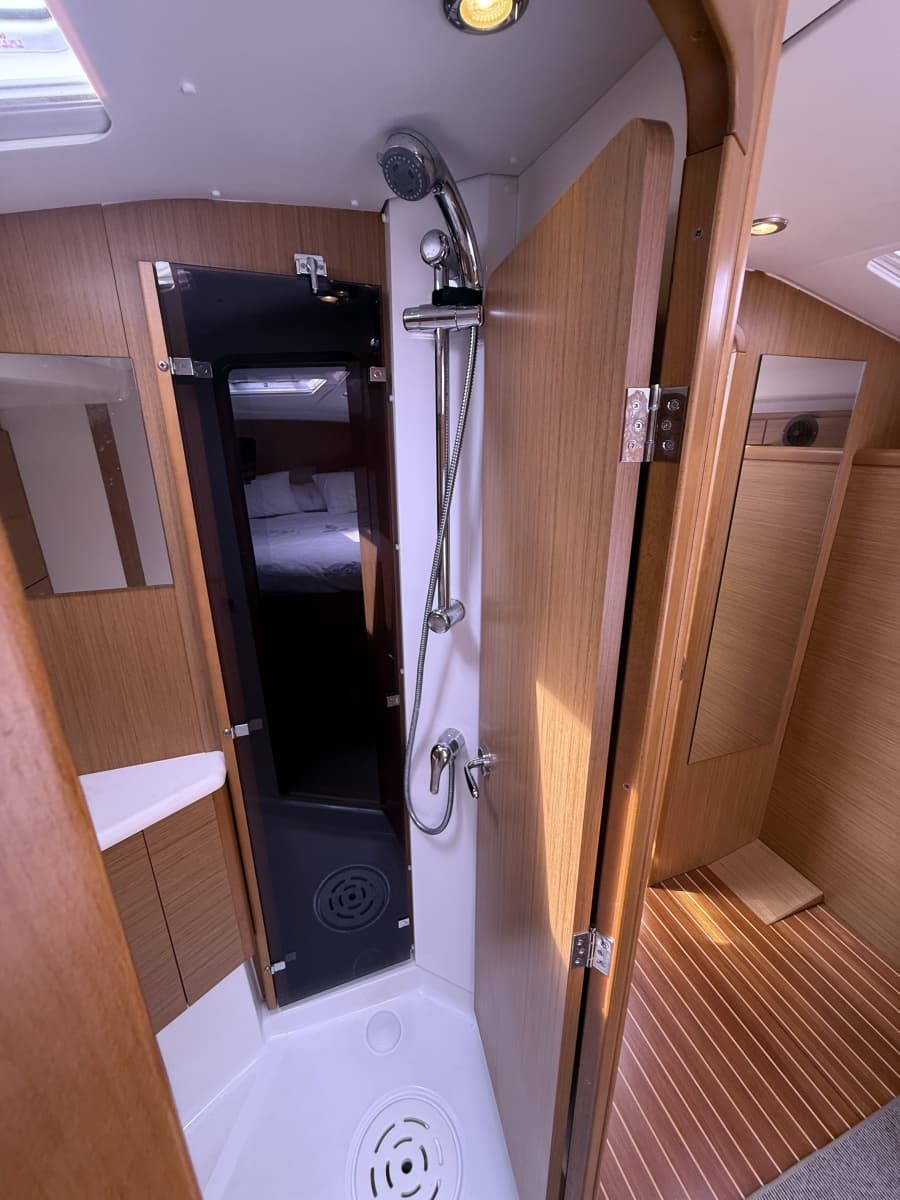 2010 Jeanneau 50 DS - Photo 19