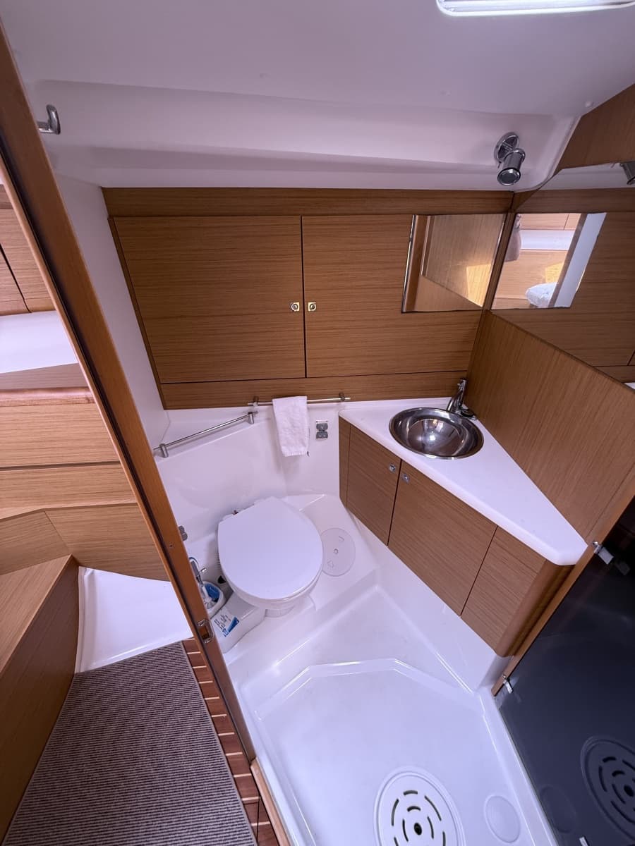 2010 Jeanneau 50 DS - Photo 18
