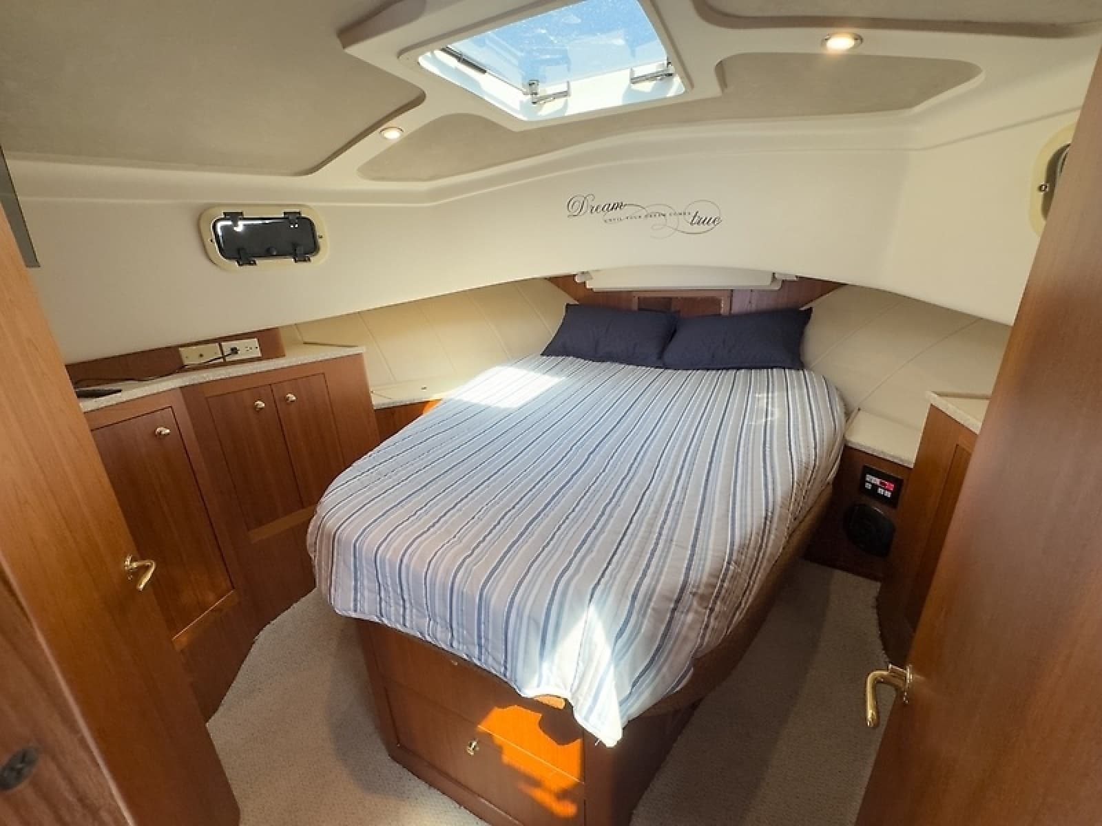 2000 Mainship 390 Trawler - Photo 38