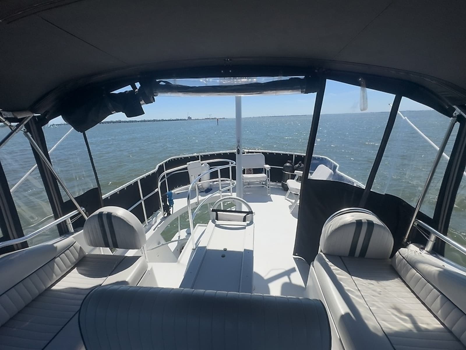 2000 Mainship 390 Trawler - Photo 15