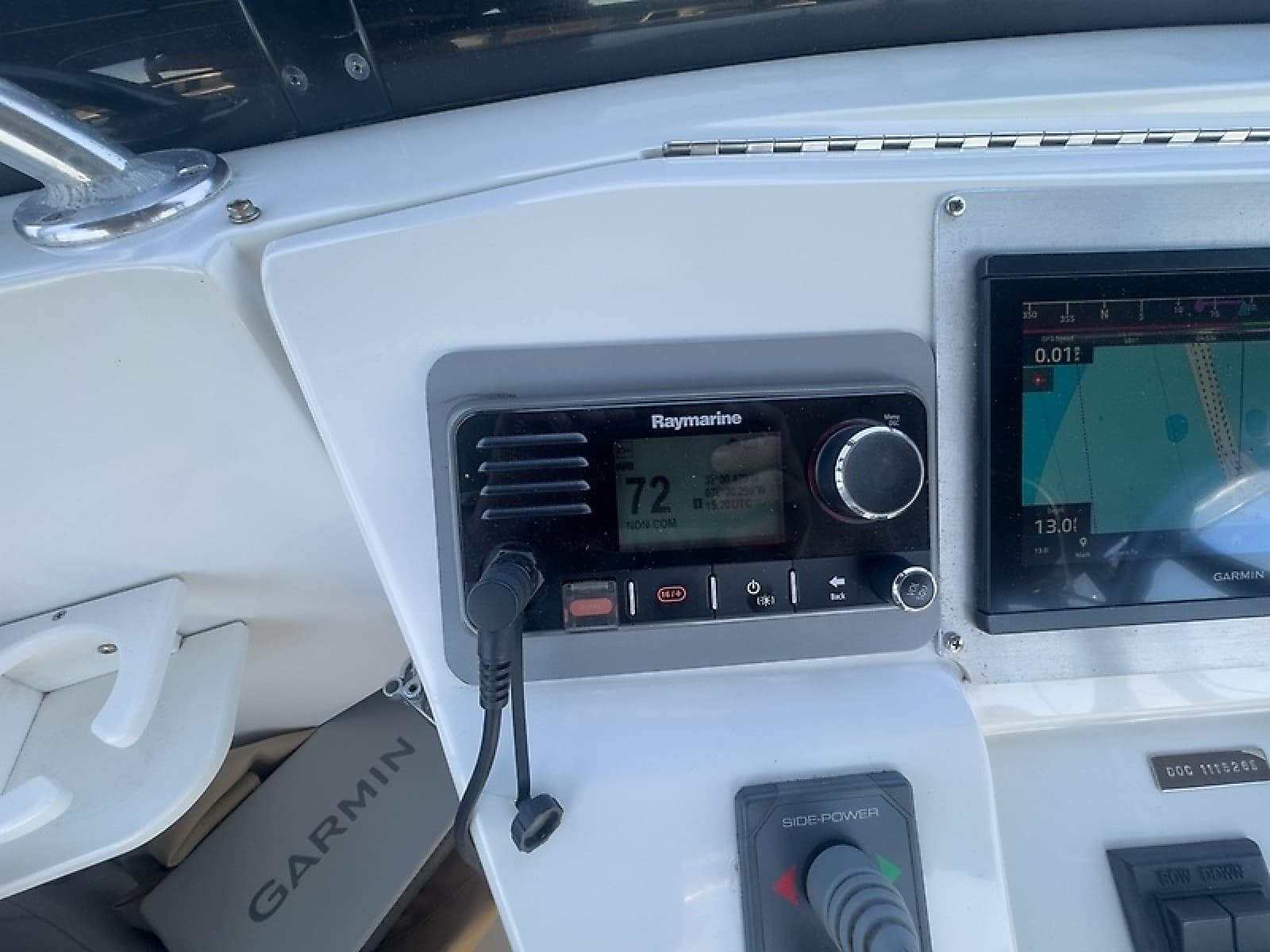 2000 Mainship 390 Trawler - Photo 10