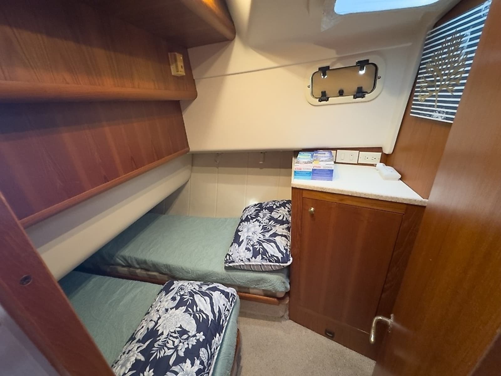 2000 Mainship 390 Trawler - Photo 44