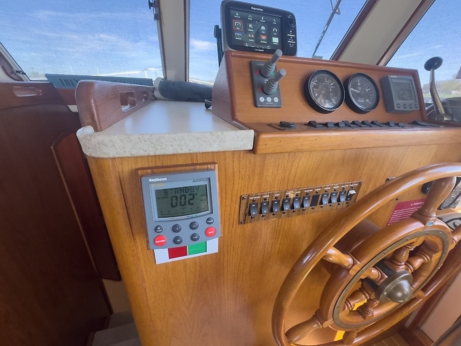 2000 Mainship 390 Trawler - Photo 29
