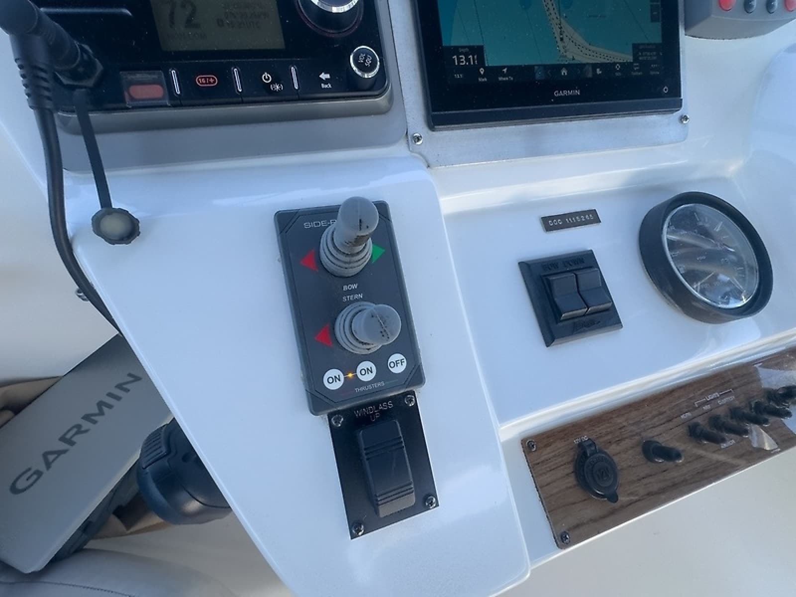 2000 Mainship 390 Trawler - Photo 11