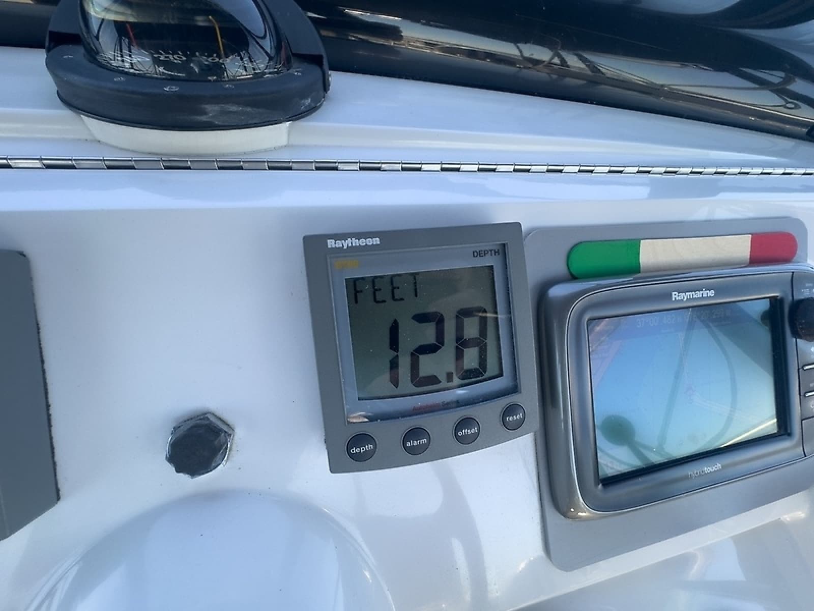 2000 Mainship 390 Trawler - Photo 13