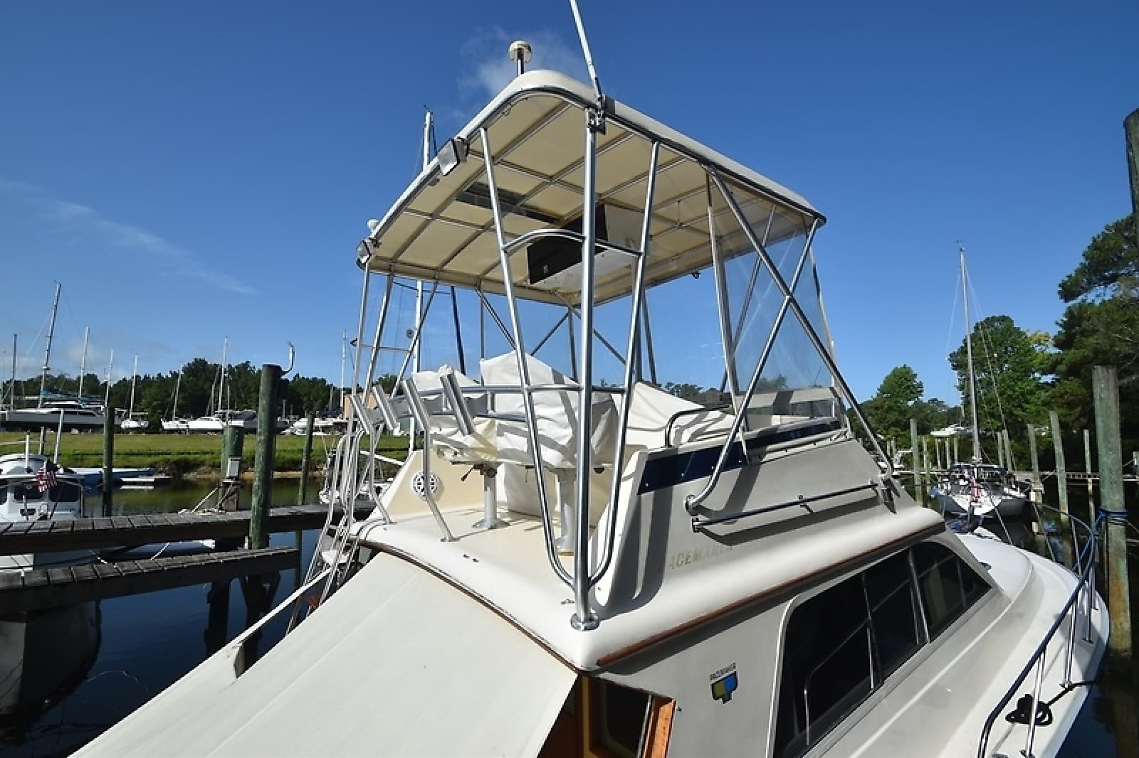 1989 Pacemaker 36 Flybridge - Photo 6
