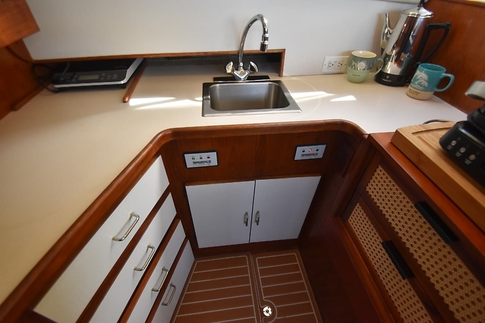 1989 Pacemaker 36 Flybridge - Photo 34