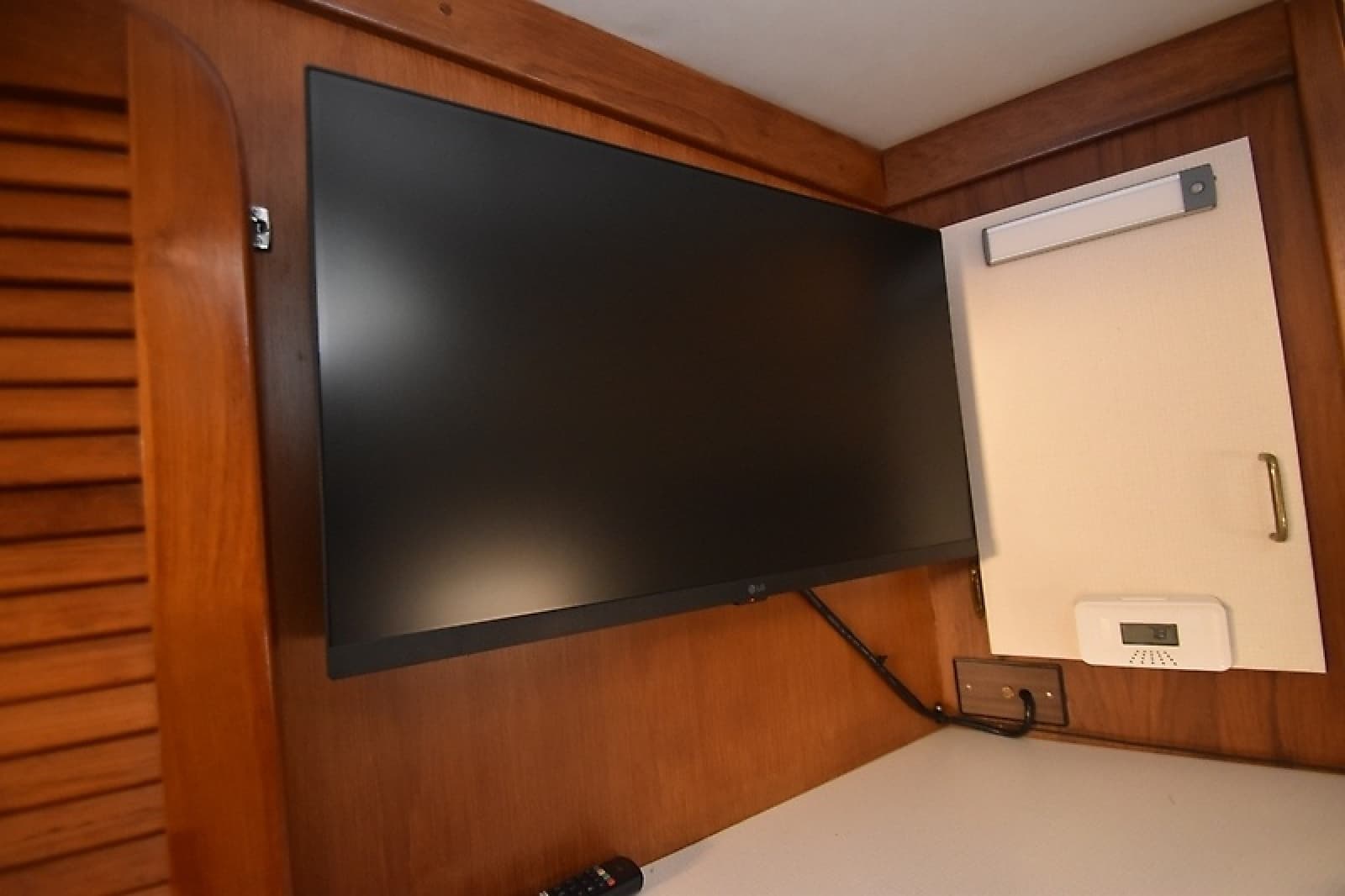 1989 Pacemaker 36 Flybridge - Photo 22