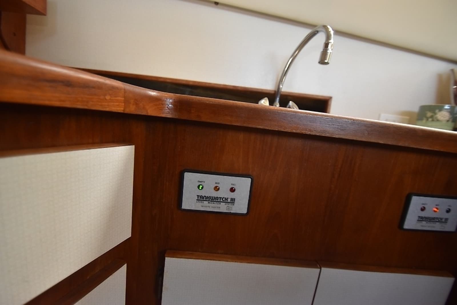 1989 Pacemaker 36 Flybridge - Photo 35