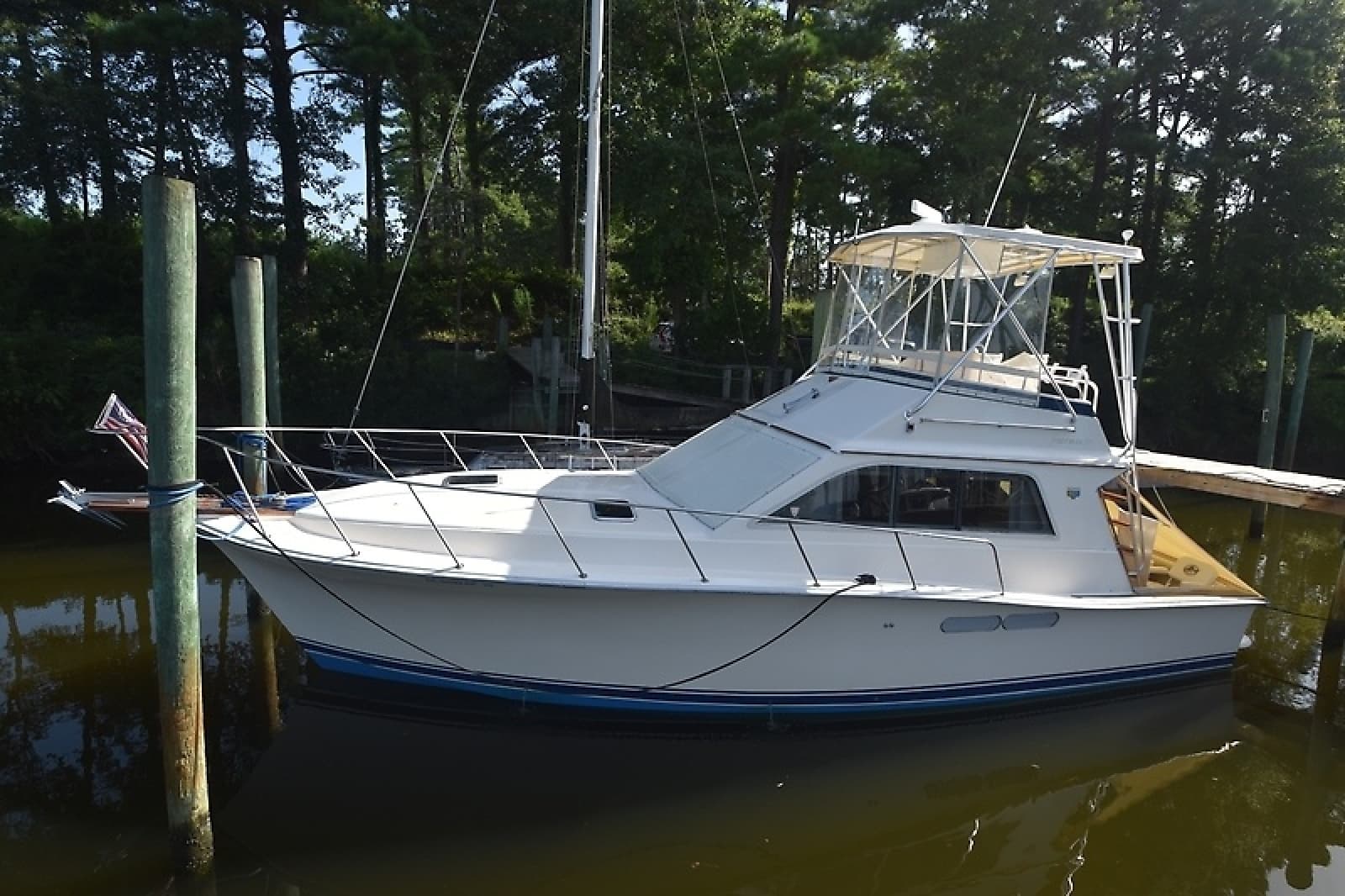 1989 Pacemaker 36 Flybridge - Photo 3