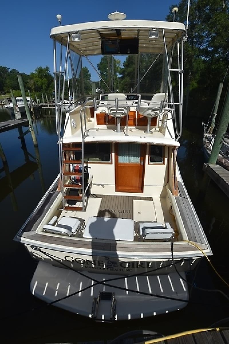 1989 Pacemaker 36 Flybridge - Photo 9
