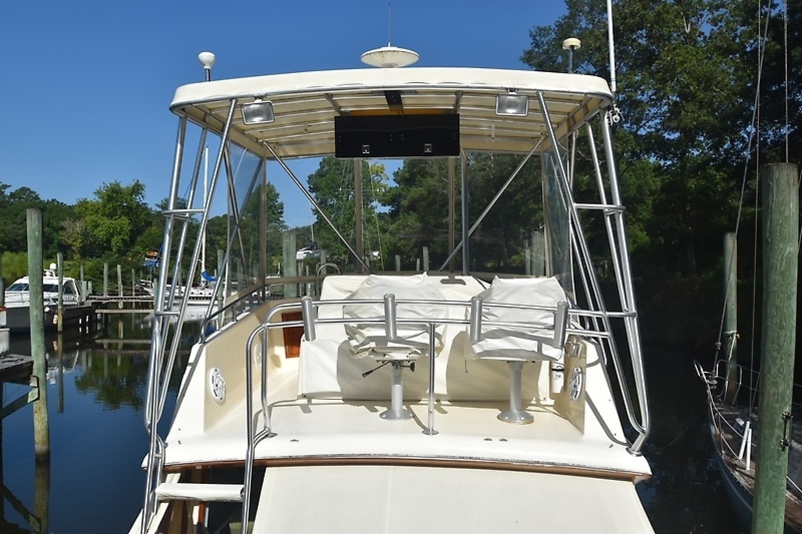 1989 Pacemaker 36 Flybridge - Photo 8