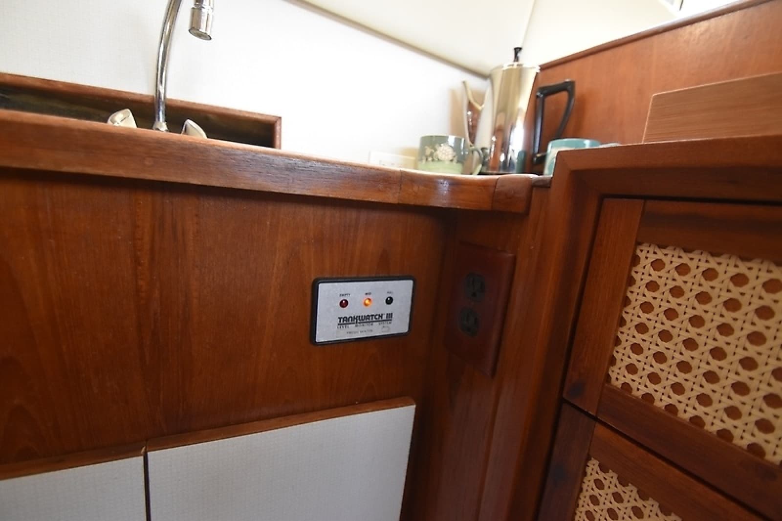 1989 Pacemaker 36 Flybridge - Photo 36