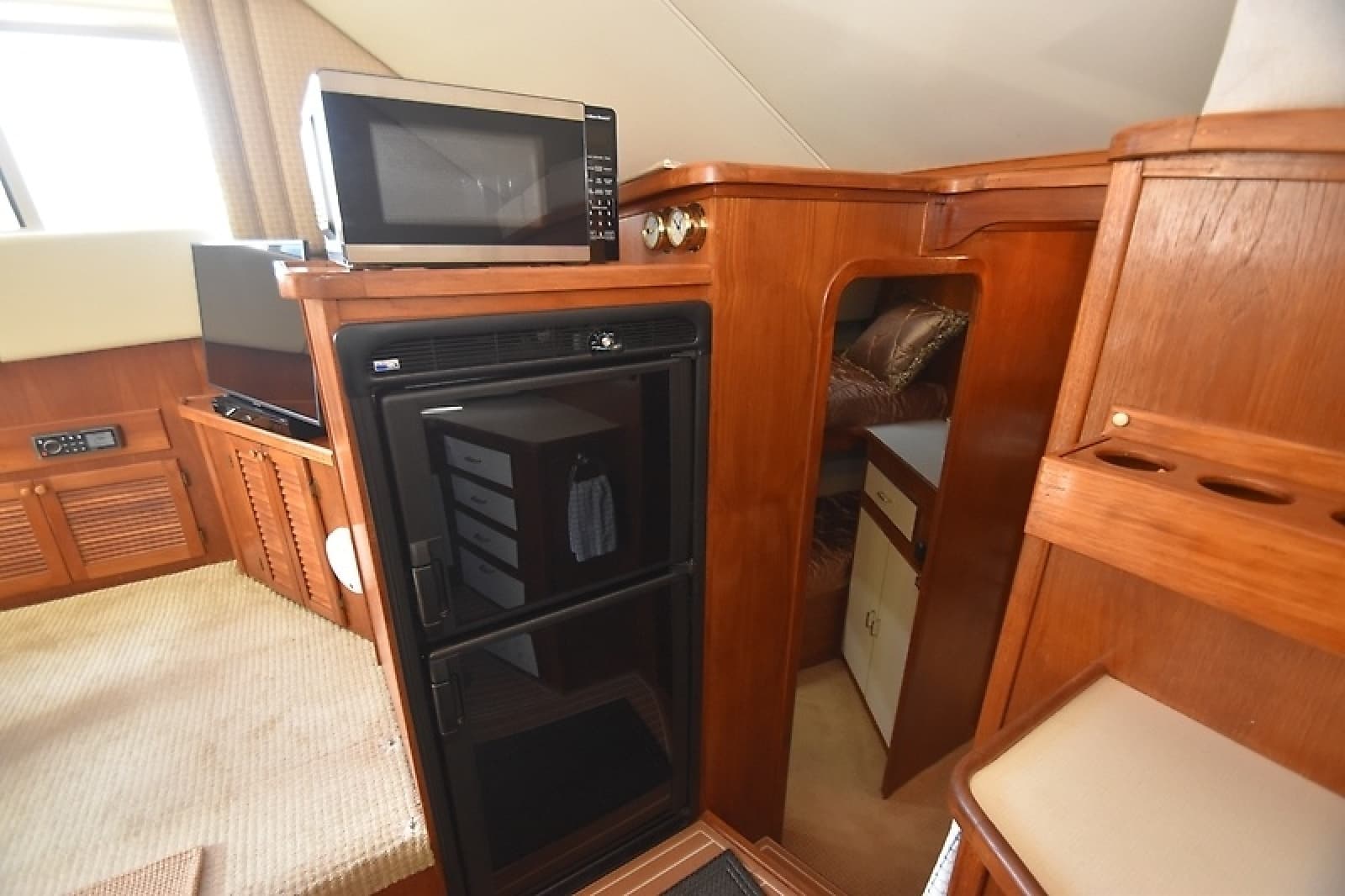 1989 Pacemaker 36 Flybridge - Photo 31