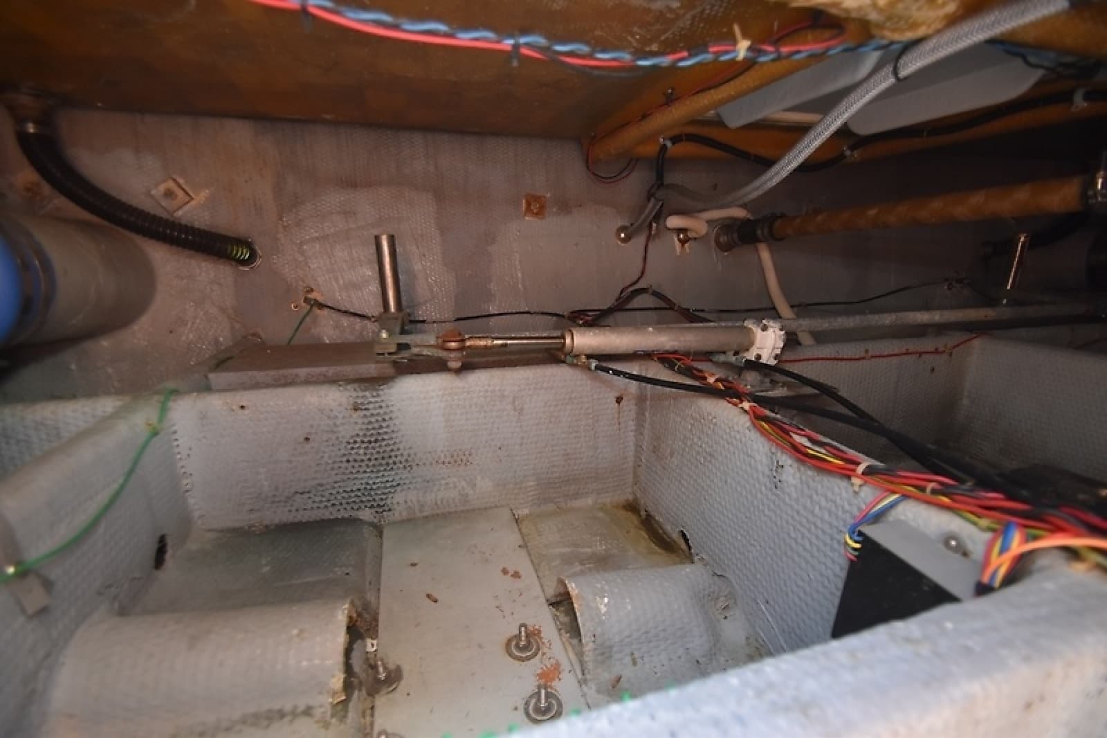 1989 Pacemaker 36 Flybridge - Photo 64