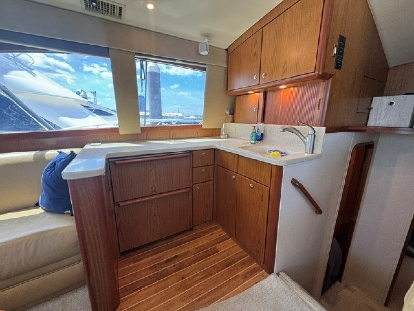 2007 Ocean Yachts 42SS - Photo 10